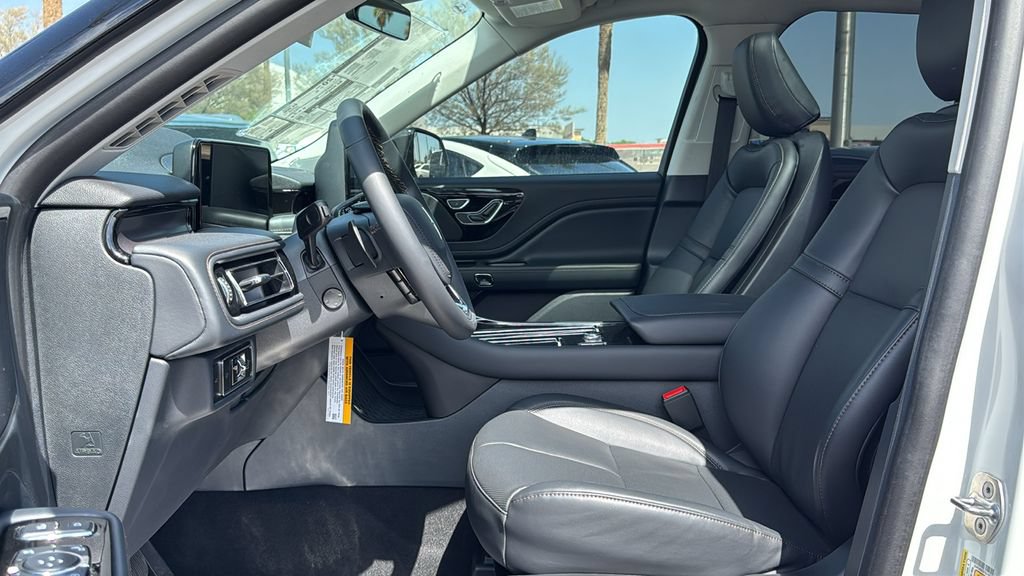 New 2026 Lincoln Aviator AWD w/ Jet Appearance Package image 21