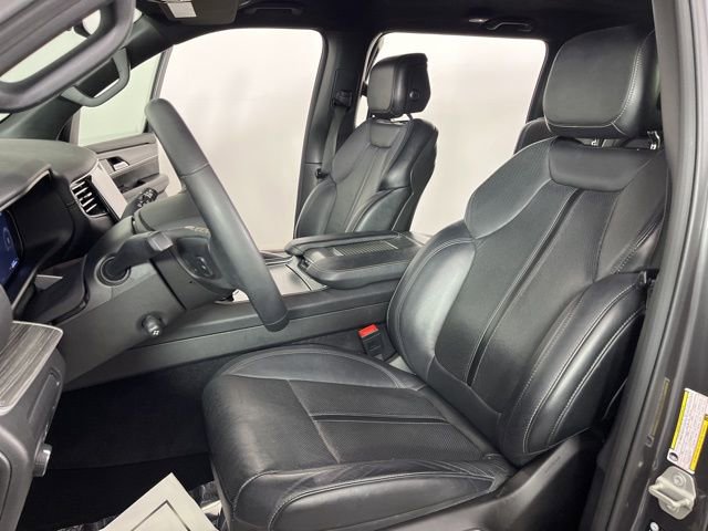 Used 2024 Jeep Wagoneer Series II w/ Flexible Seating Group image 19