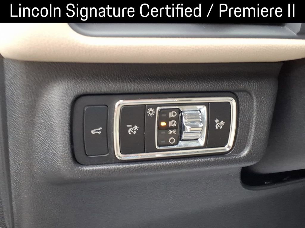 Used 2025 Lincoln Corsair FWD w/ Equipment Group 101A image 19