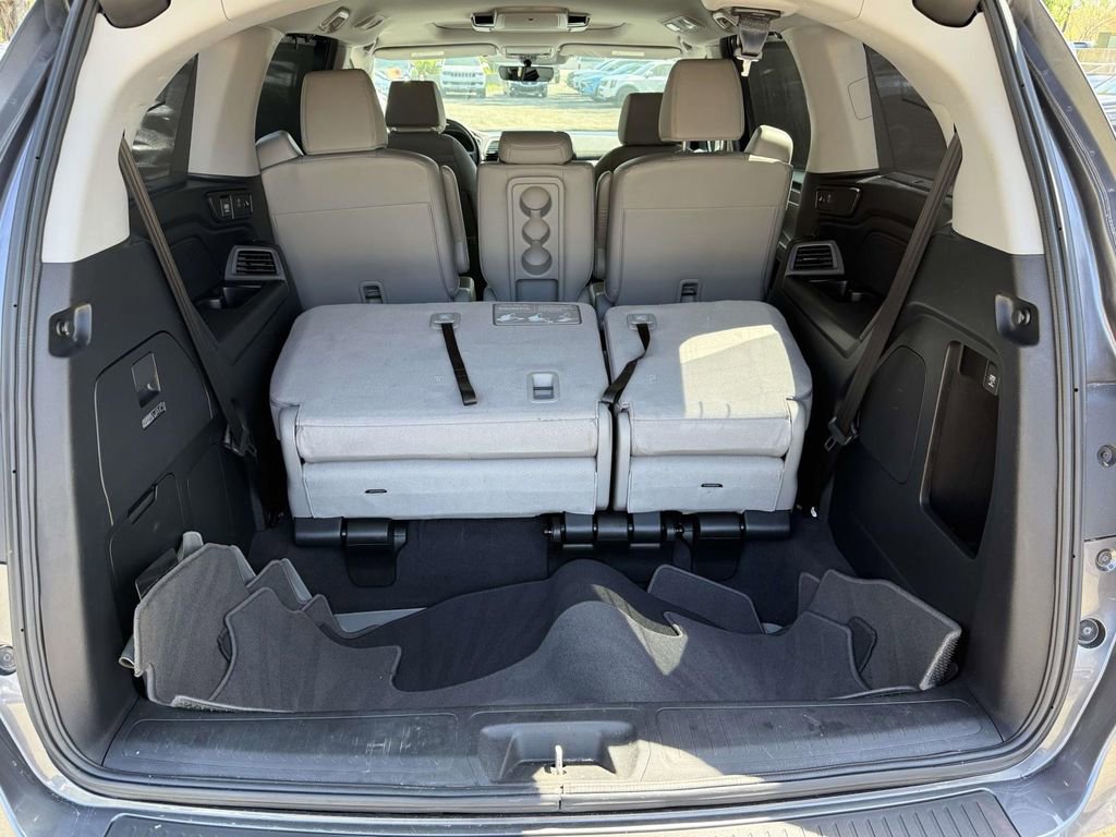 Used 2019 Honda Odyssey Elite image 11