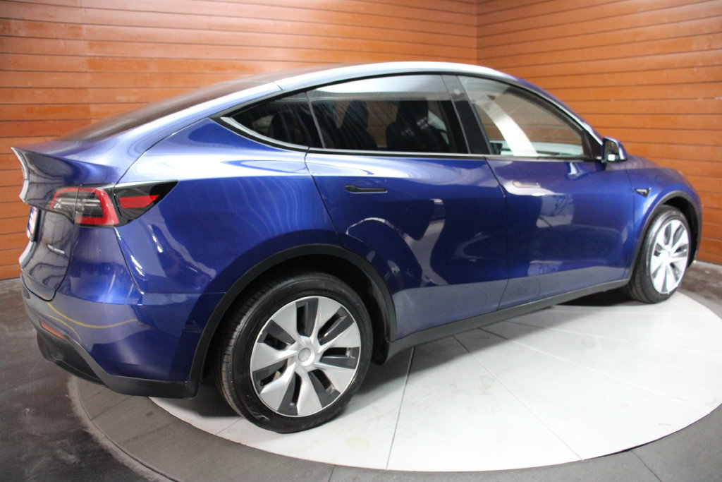 Used 2023 Tesla Model Y Long Range AWD/4WD image 17
