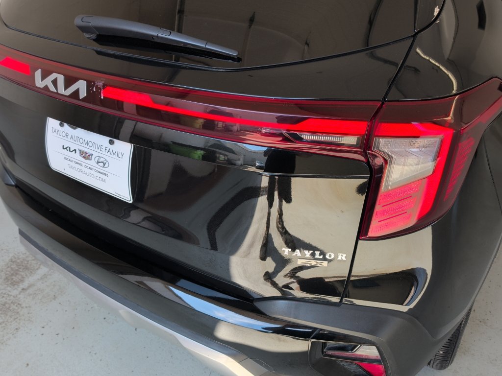Certified 2025 Kia Seltos S AWD/4WD image 11
