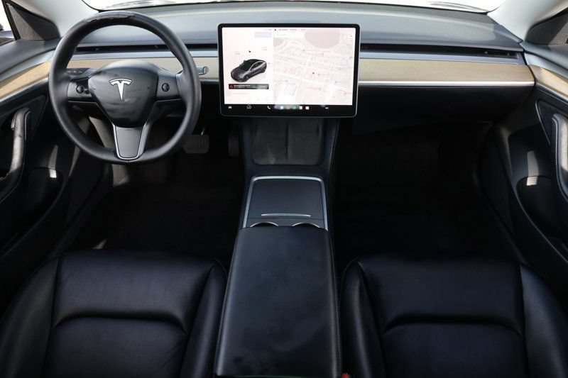 Used 2023 Tesla Model 3 Standard Range RWD image 2