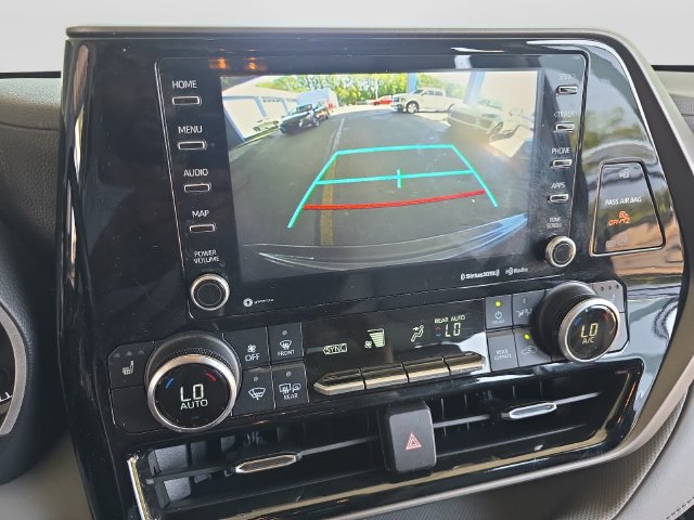 Used 2021 Toyota Highlander XLE FWD image 22