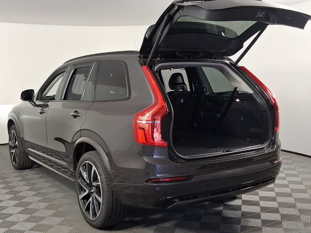 Certified 2023 Volvo XC90 T8 Ultimate AWD/4WD image 13