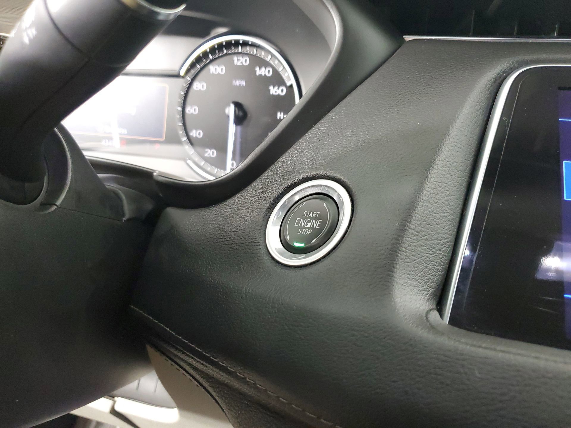 Used 2020 Cadillac XT4 Premium Luxury image 42