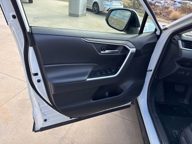 Used 2025 Toyota RAV4 XLE image 22