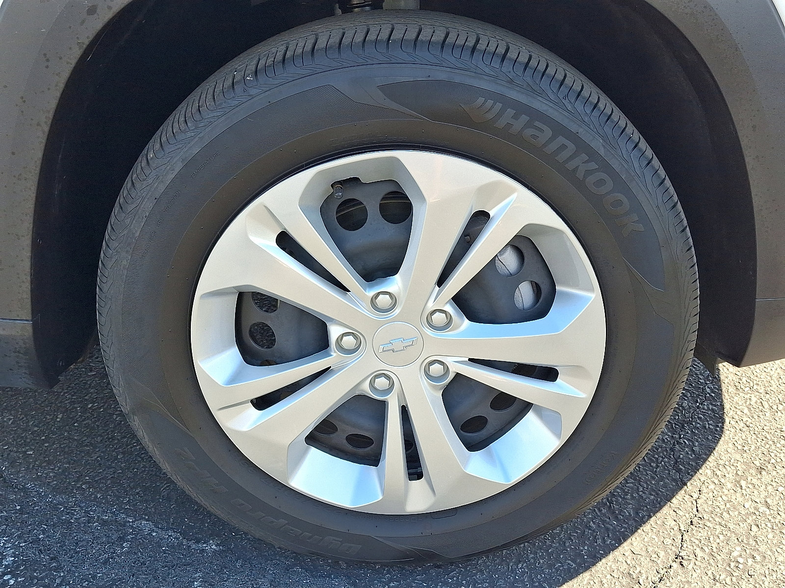 Used 2025 Chevrolet Trax LS image 9