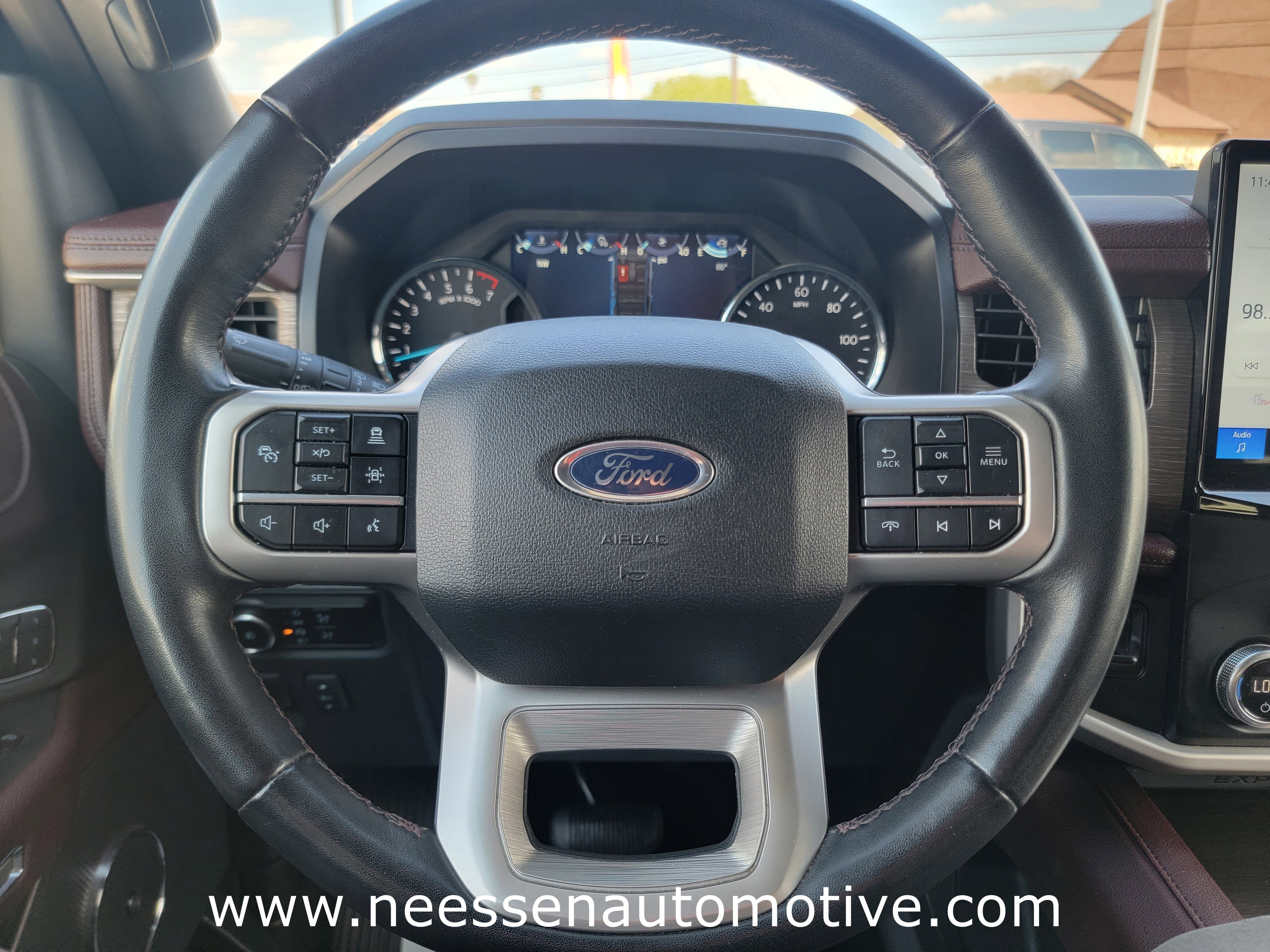 Used 2024 Ford Expedition Limited AWD/4WD image 19