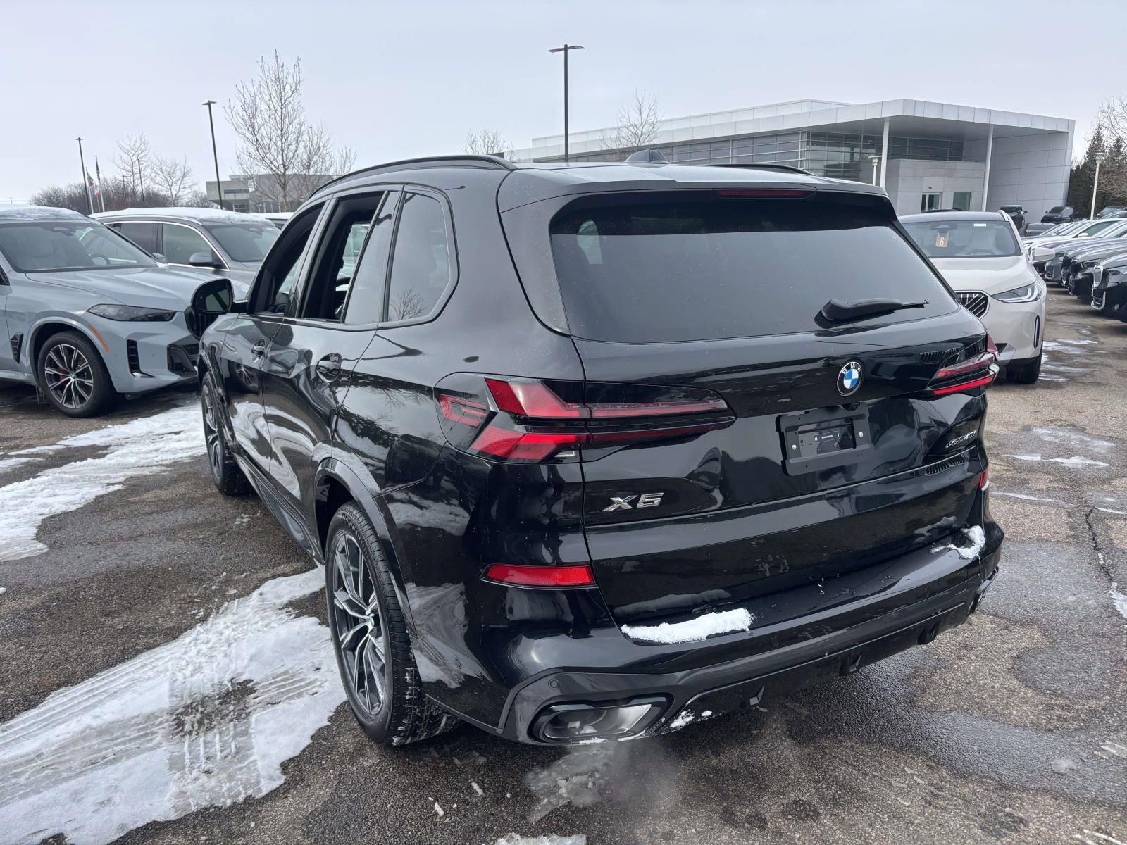 New 2026 BMW X5 xDrive40i w/ M Sport Package AWD/4WD image 5
