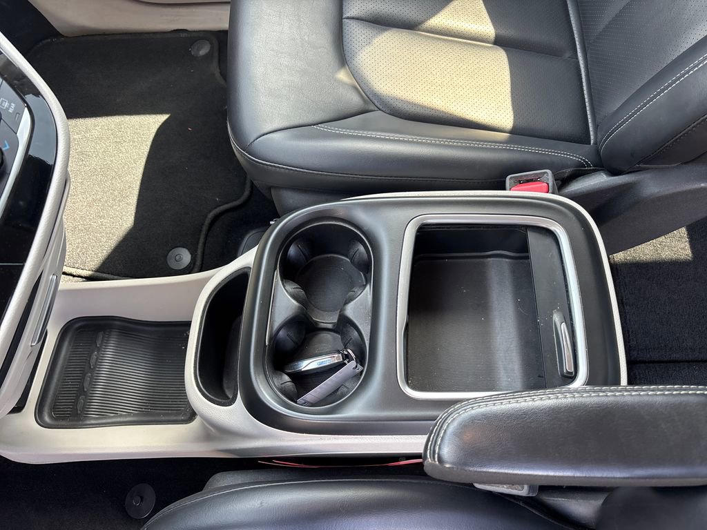 Used 2023 Chrysler Pacifica Touring-L image 28