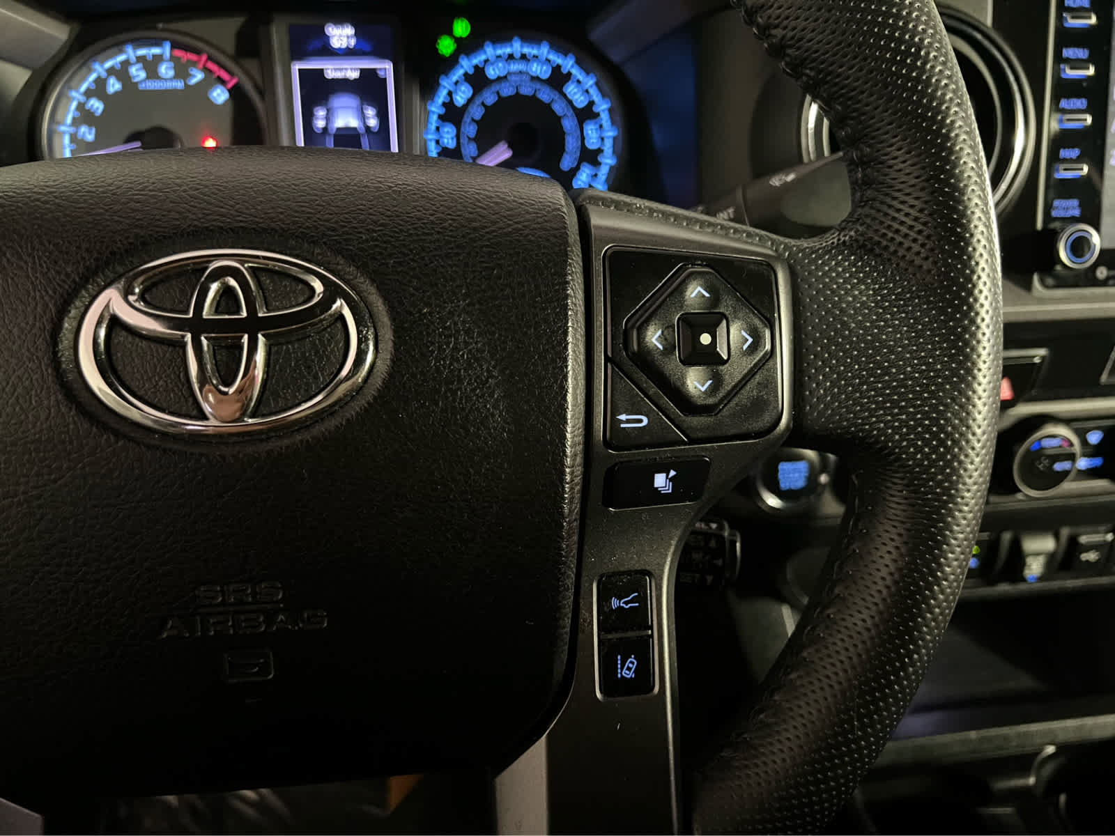 Used 2021 Toyota Tacoma TRD Off-Road w/ Technology Package image 16