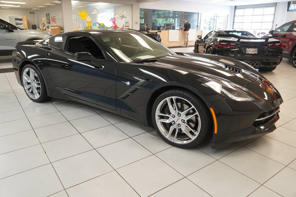 Used 2017 Chevrolet Corvette Stingray Coupe RWD image 15