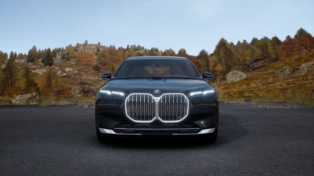 Used 2026 BMW i7 eDrive50 w/ Premium Package RWD image 30