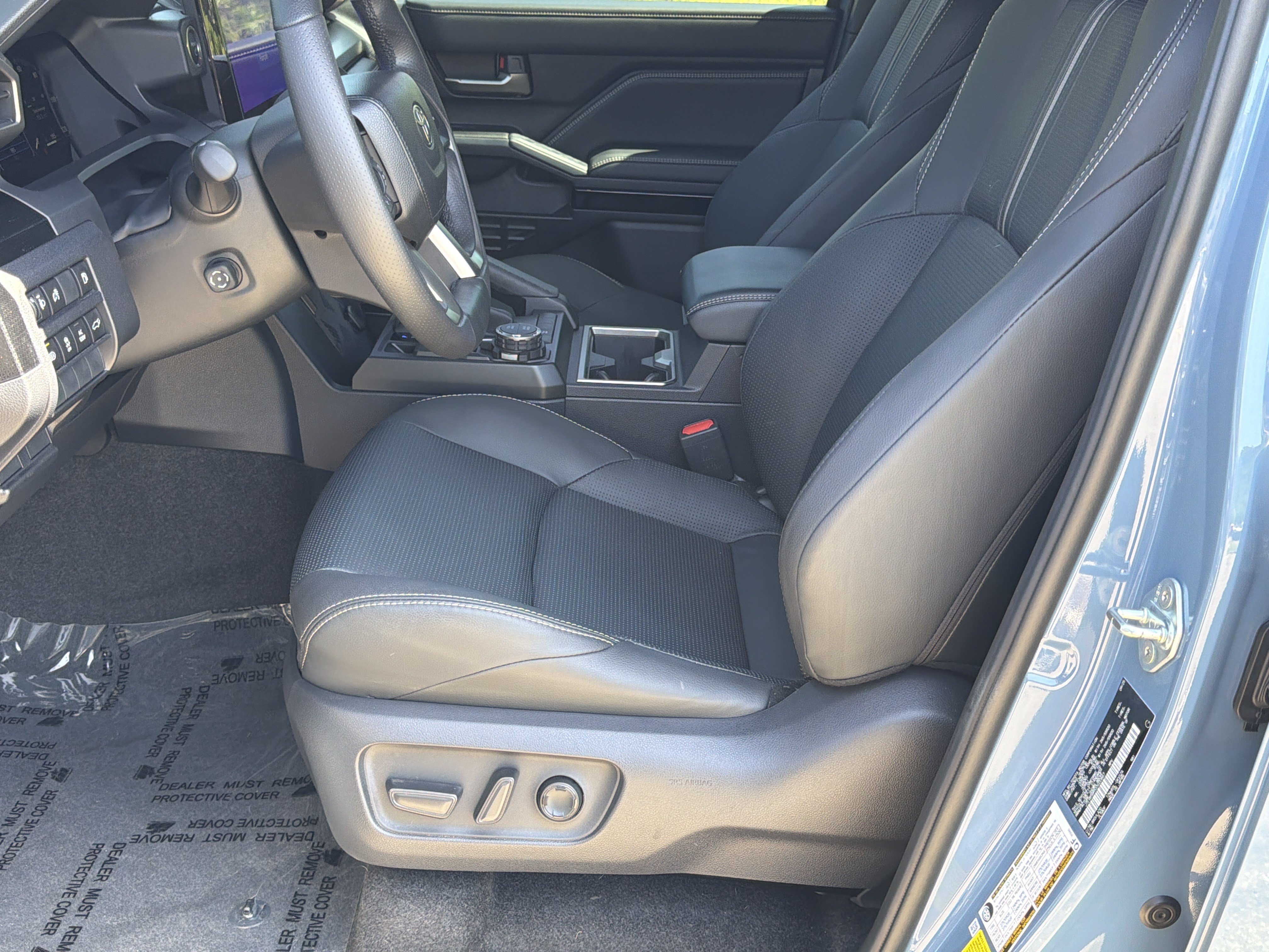 Used 2025 Toyota 4Runner Limited AWD/4WD image 9