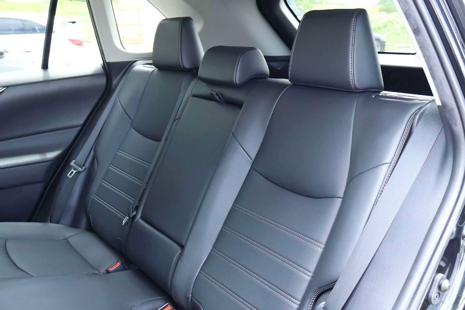 Used 2023 Toyota RAV4 XLE Premium FWD image 13
