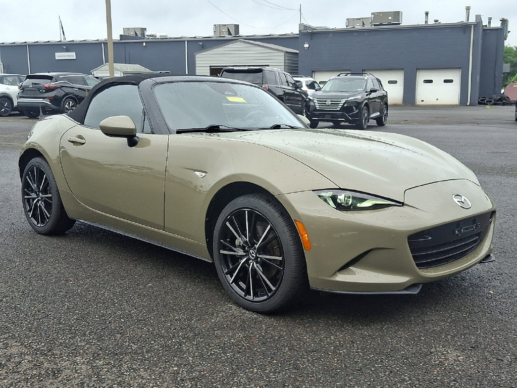 Used 2024 MAZDA MX-5 Miata Grand Touring w/ Weather Package RWD image 9