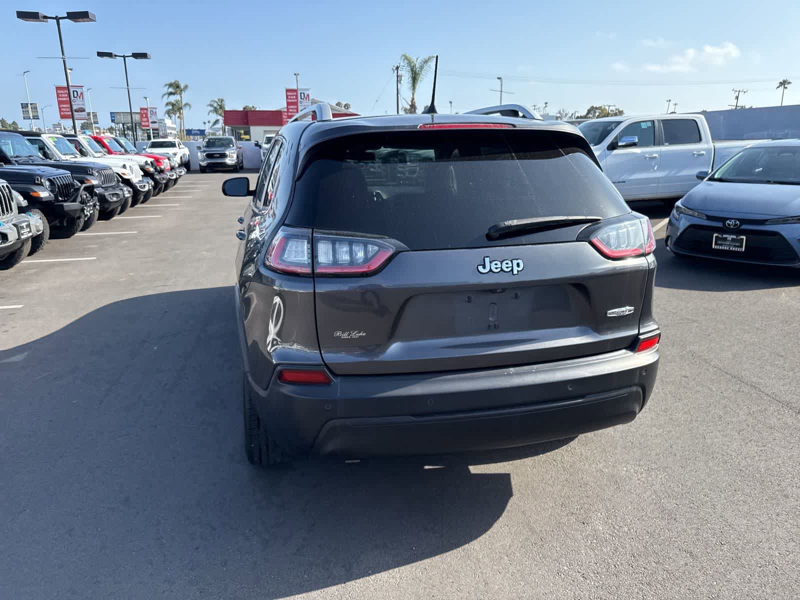 Used 2019 Jeep Cherokee Latitude Plus FWD image 18
