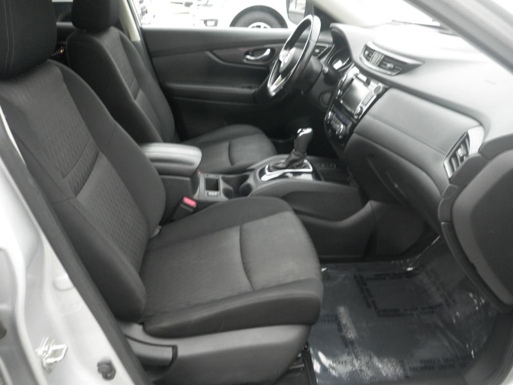 Used 2020 Nissan Rogue SV w/ Sun & Sound Touring Package image 33