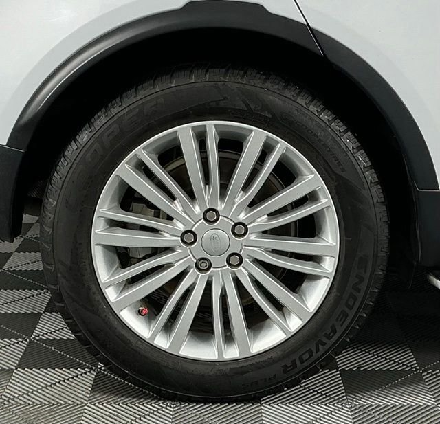 Used 2020 Land Rover Discovery HSE AWD/4WD image 9