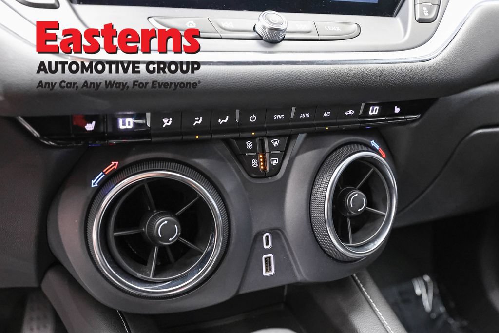 Used 2025 Chevrolet Blazer LT FWD image 22