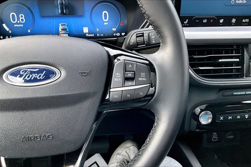 Used 2024 Ford Escape Platinum w/ Premium Technology Package AWD/4WD image 18