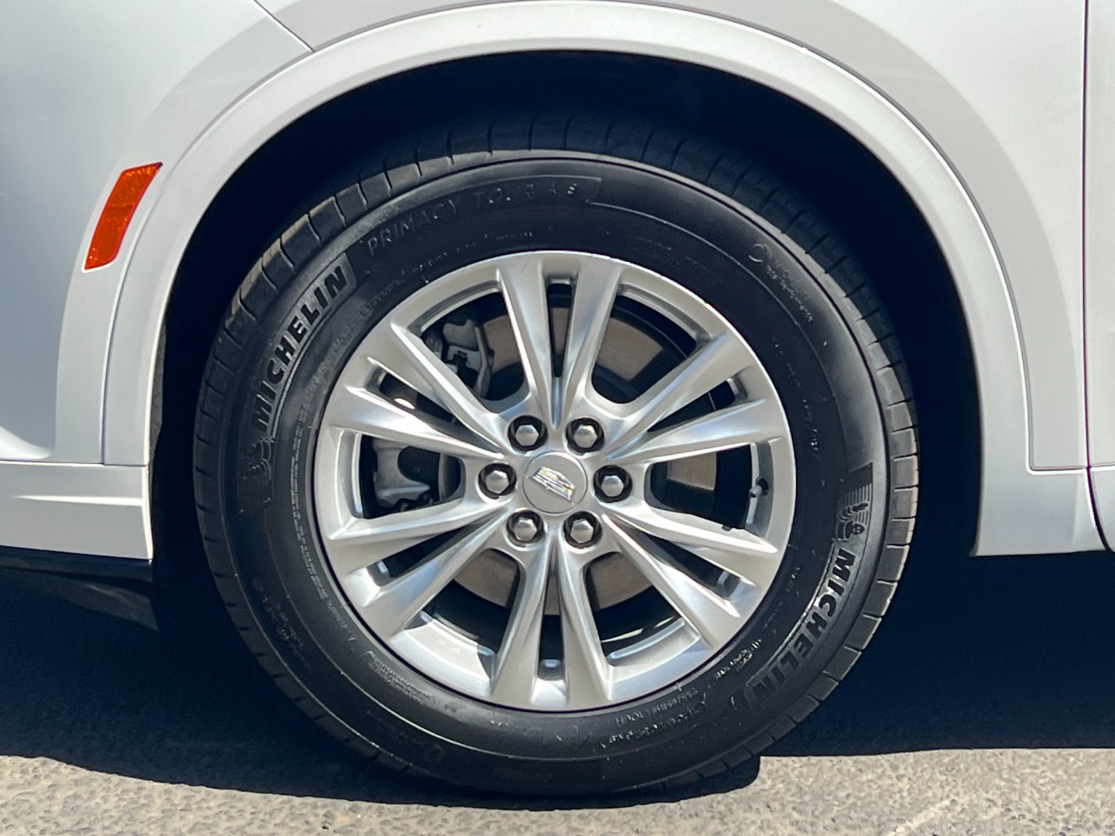 Certified 2025 Cadillac XT6 Luxury FWD image 26