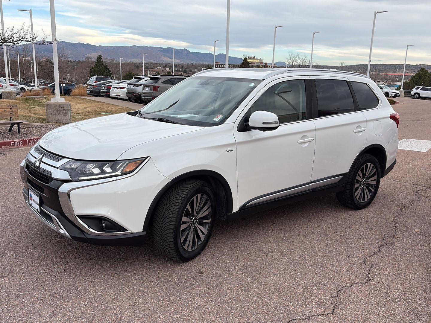Used 2019 Mitsubishi Outlander GT image 3