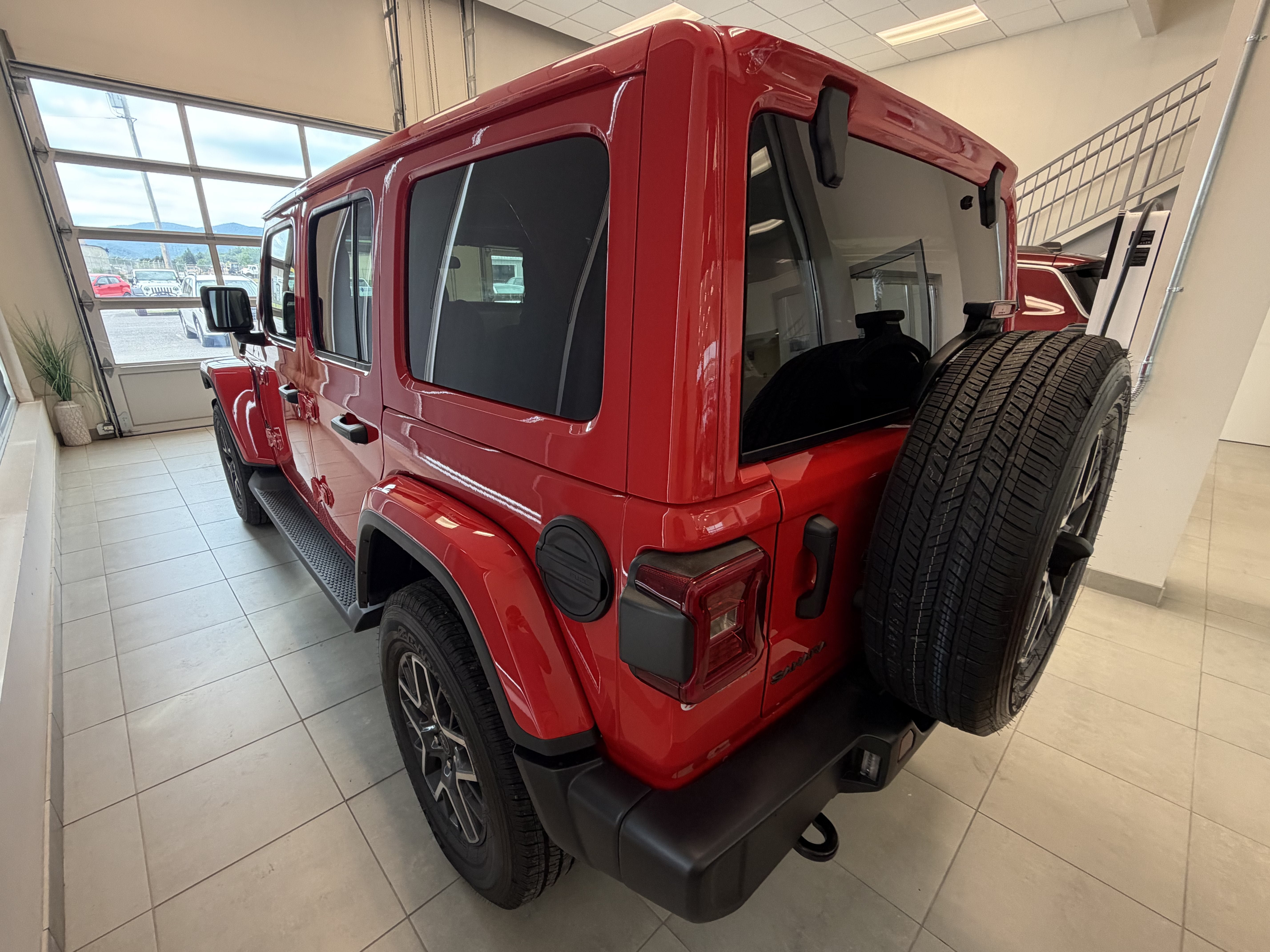 Used 2026 Jeep Wrangler Unlimited Sahara AWD/4WD image 4