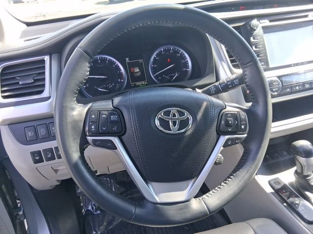 Used 2019 Toyota Highlander Limited Platinum AWD/4WD image 17
