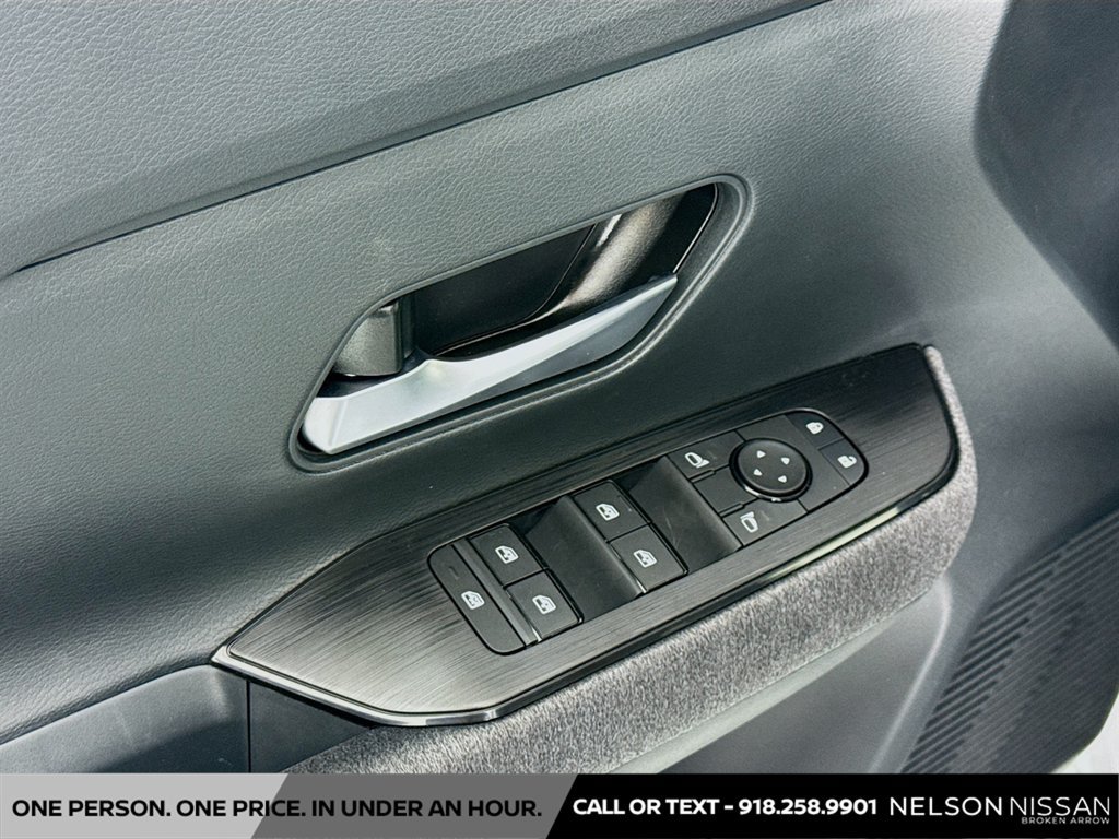 New 2026 Nissan Kicks SV w/ SV Premium Package FWD image 17
