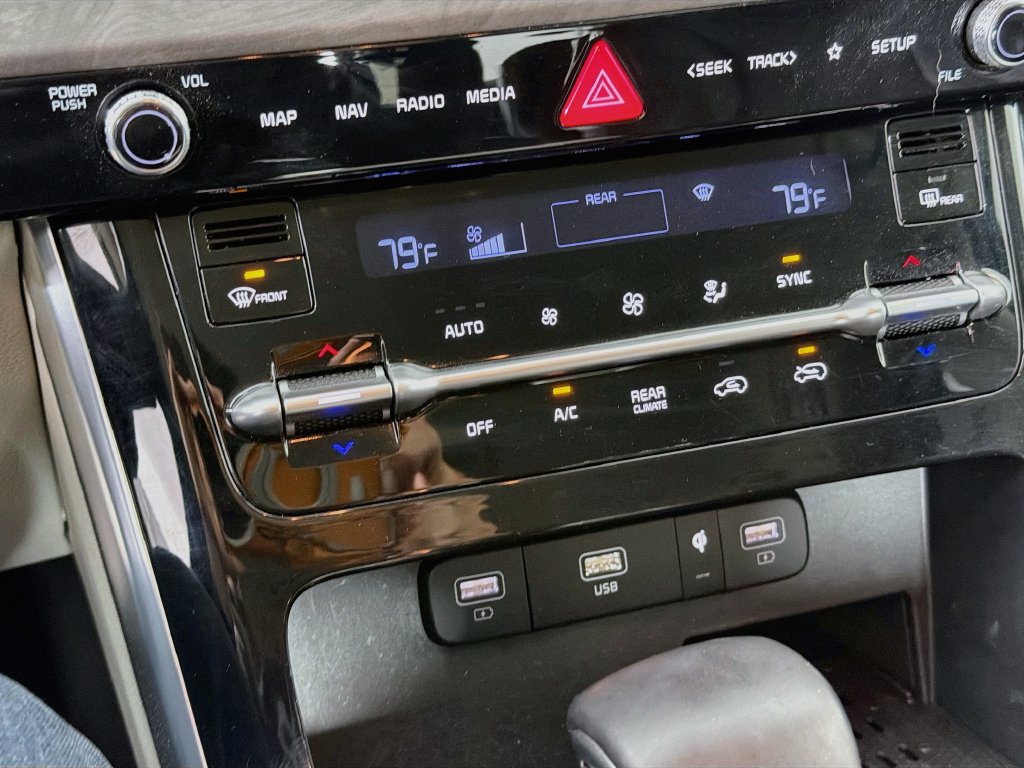 Certified 2024 Kia Carnival EX FWD image 16