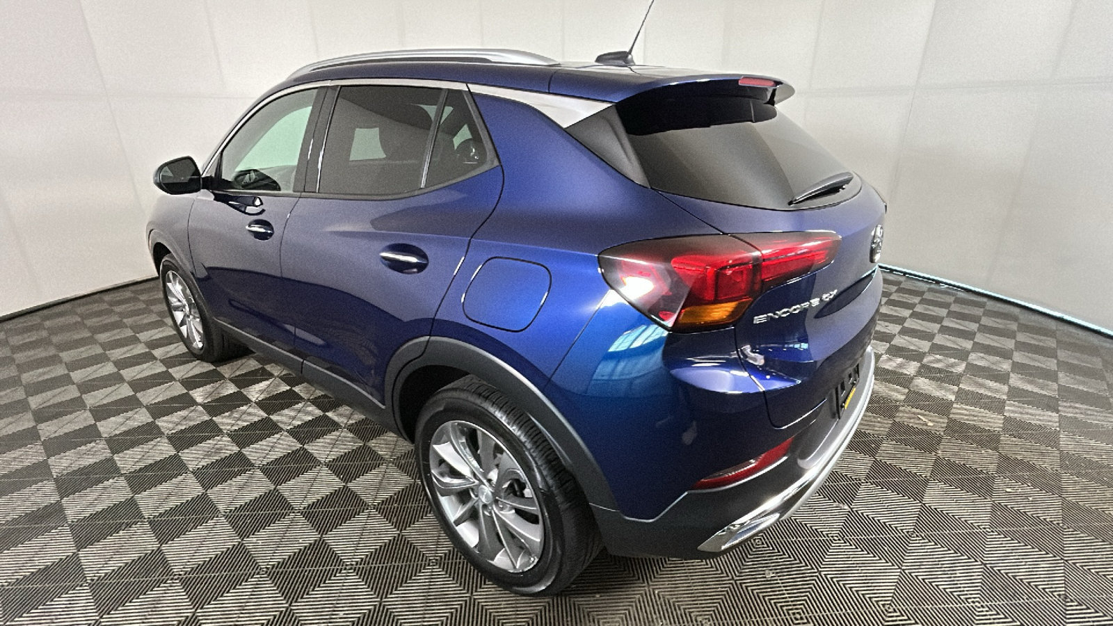 Used 2023 Buick Encore GX Essence w/ Experience Buick Package FWD image 5