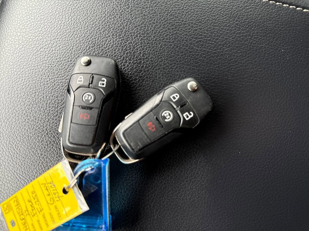 Used 2022 Ford F250 Lariat w/ Black Appearance Package image 31