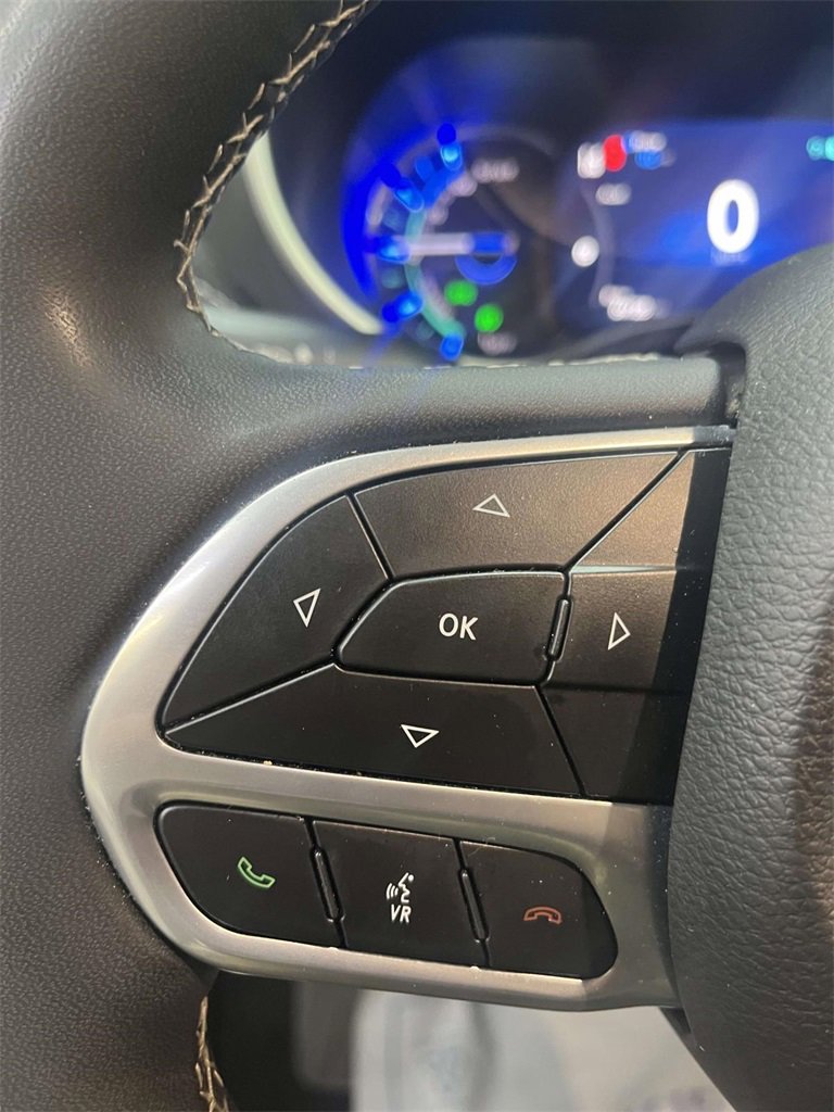 Used 2024 Chrysler Pacifica Select image 20