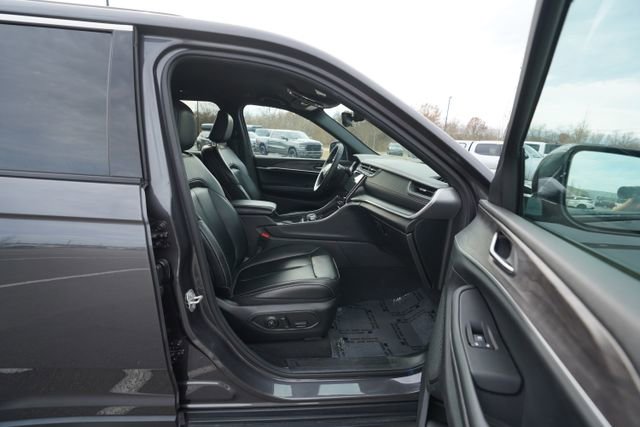 Used 2024 Jeep Grand Cherokee Limited image 19