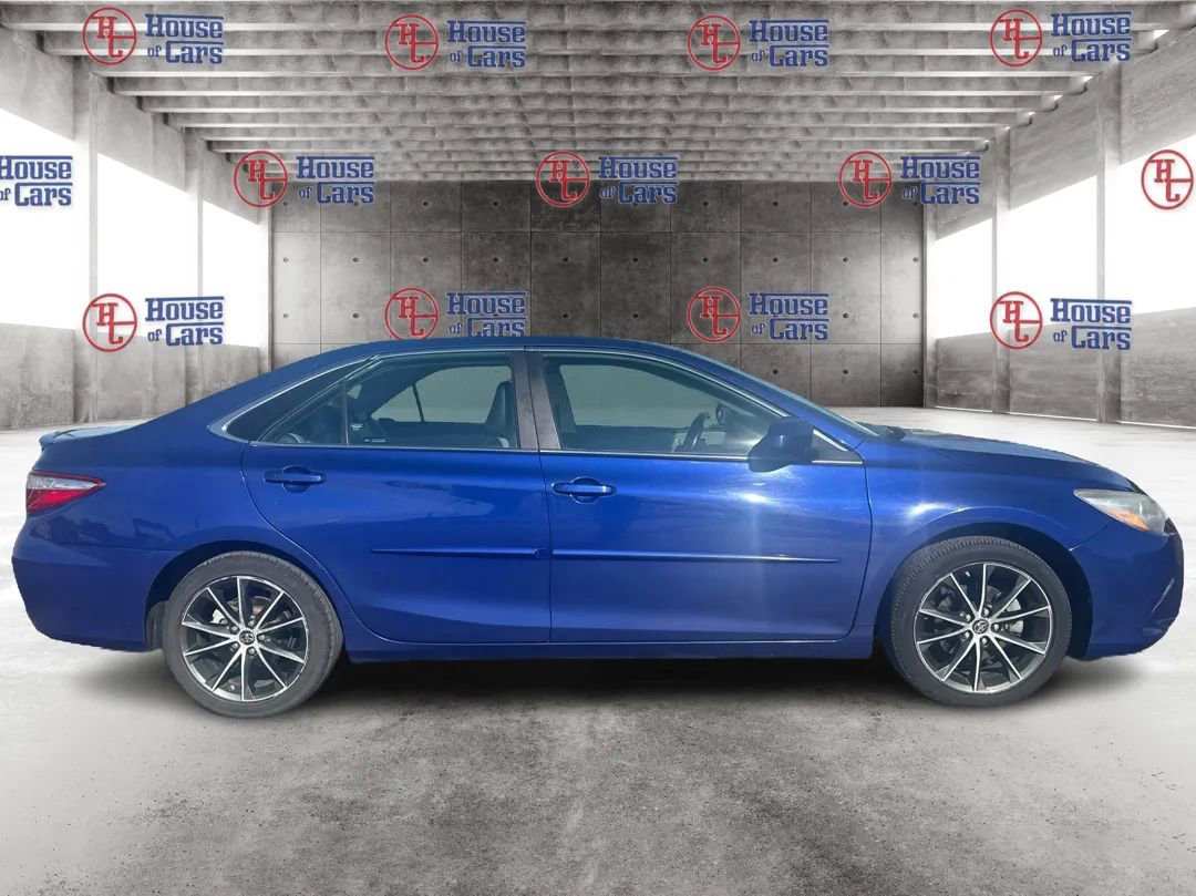 Used 2015 Toyota Camry XSE w/ Moonroof Package image 4