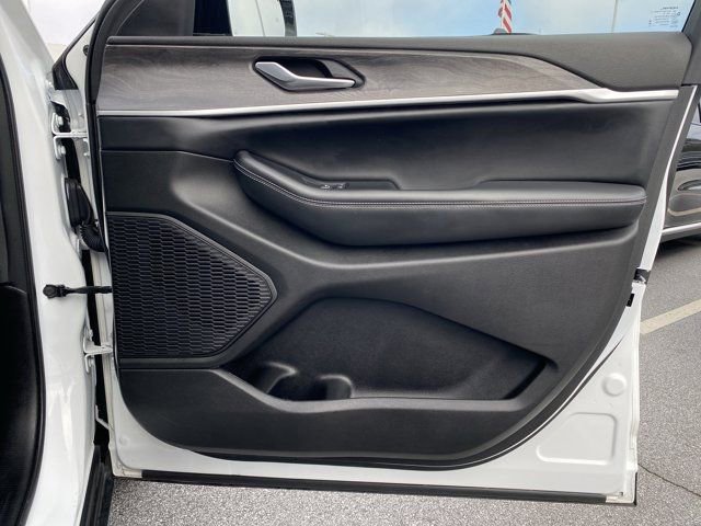 Used 2023 Jeep Grand Cherokee L Limited image 27