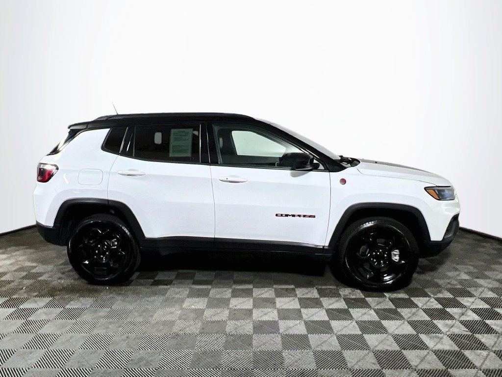 Used 2024 Jeep Compass Trailhawk AWD/4WD image 8