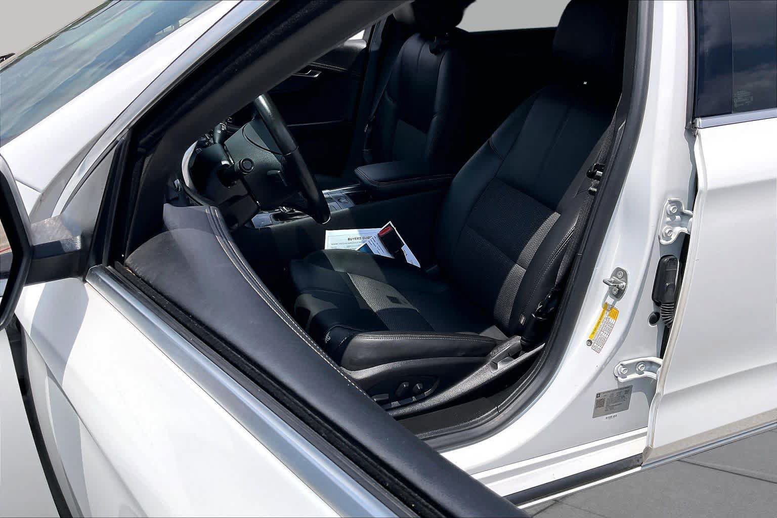Used 2018 Chevrolet Impala LT FWD image 9