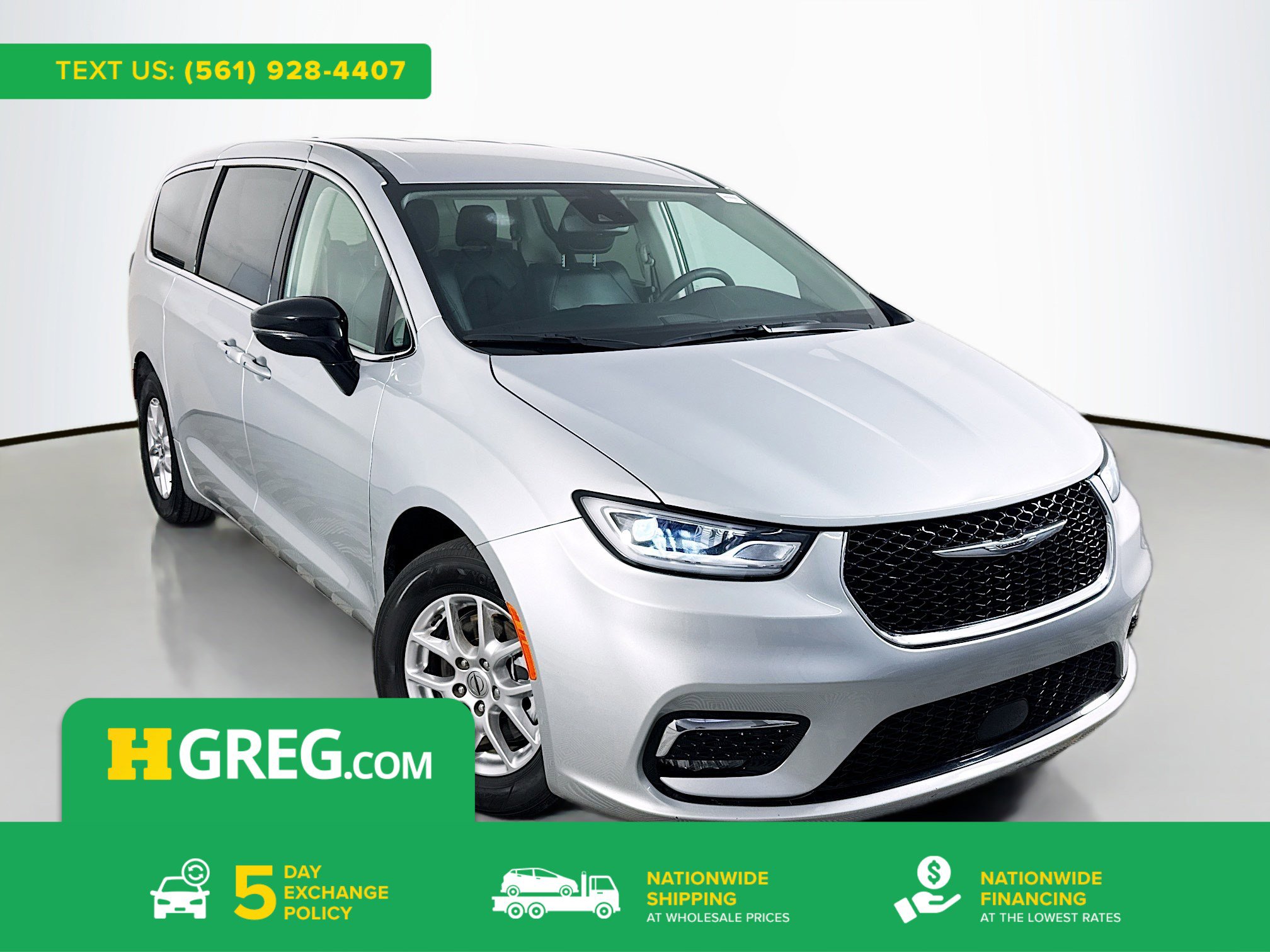 Used 2024 Chrysler Pacifica Touring-L image 1