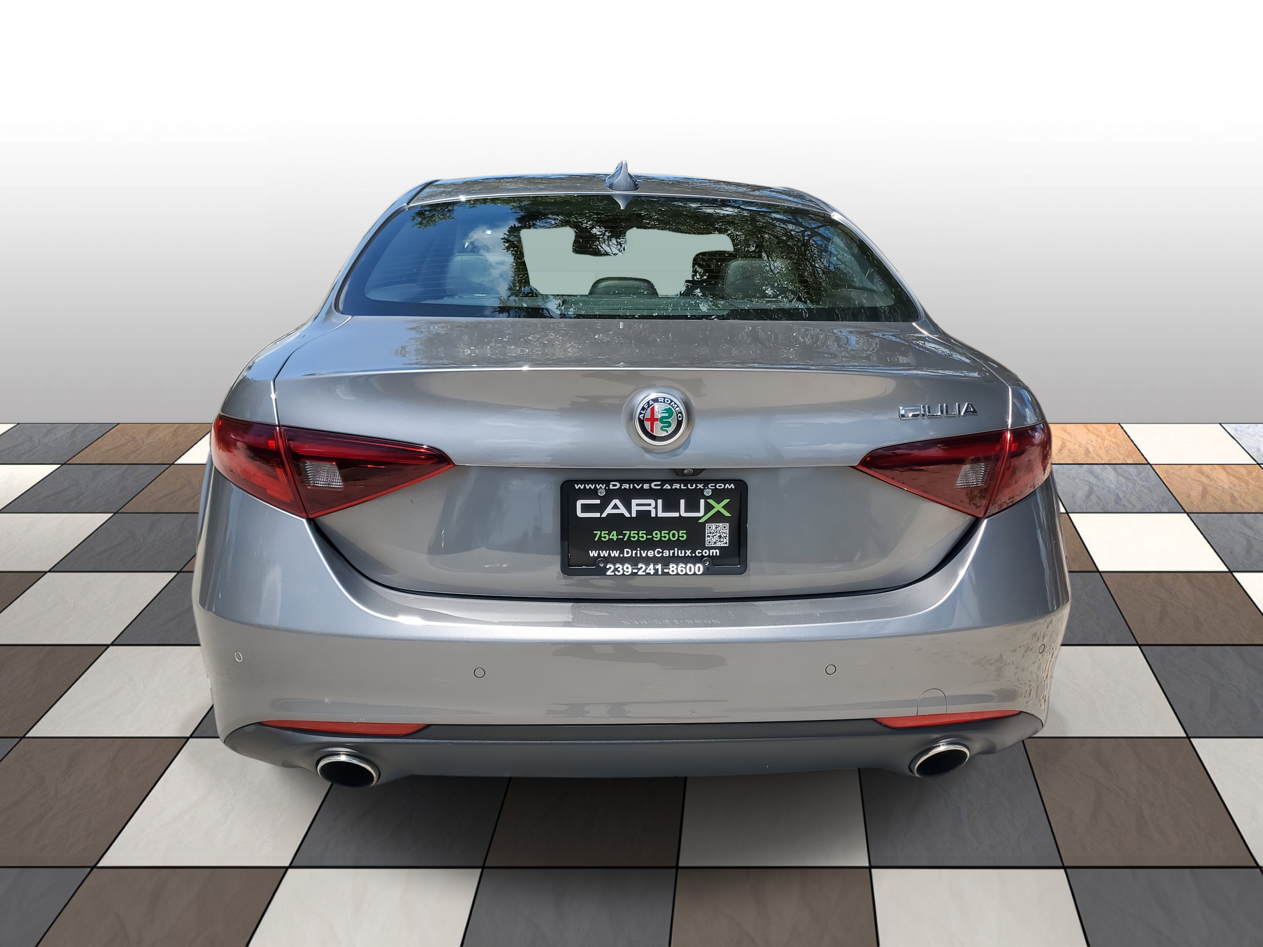 Used 2018 Alfa Romeo Giulia RWD image 5