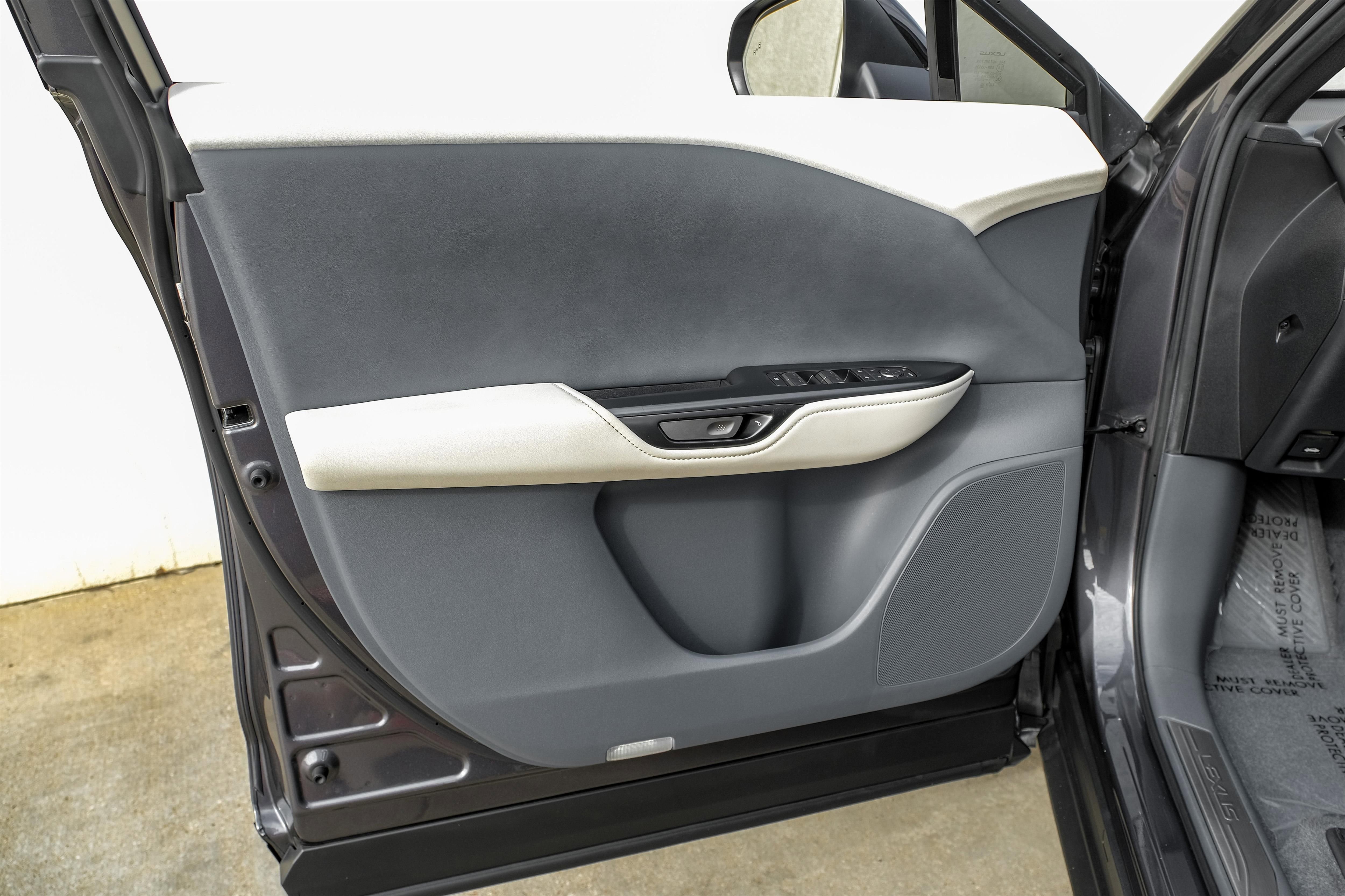 Used 2023 Lexus RZ 450e Premium w/ Technology Package image 35