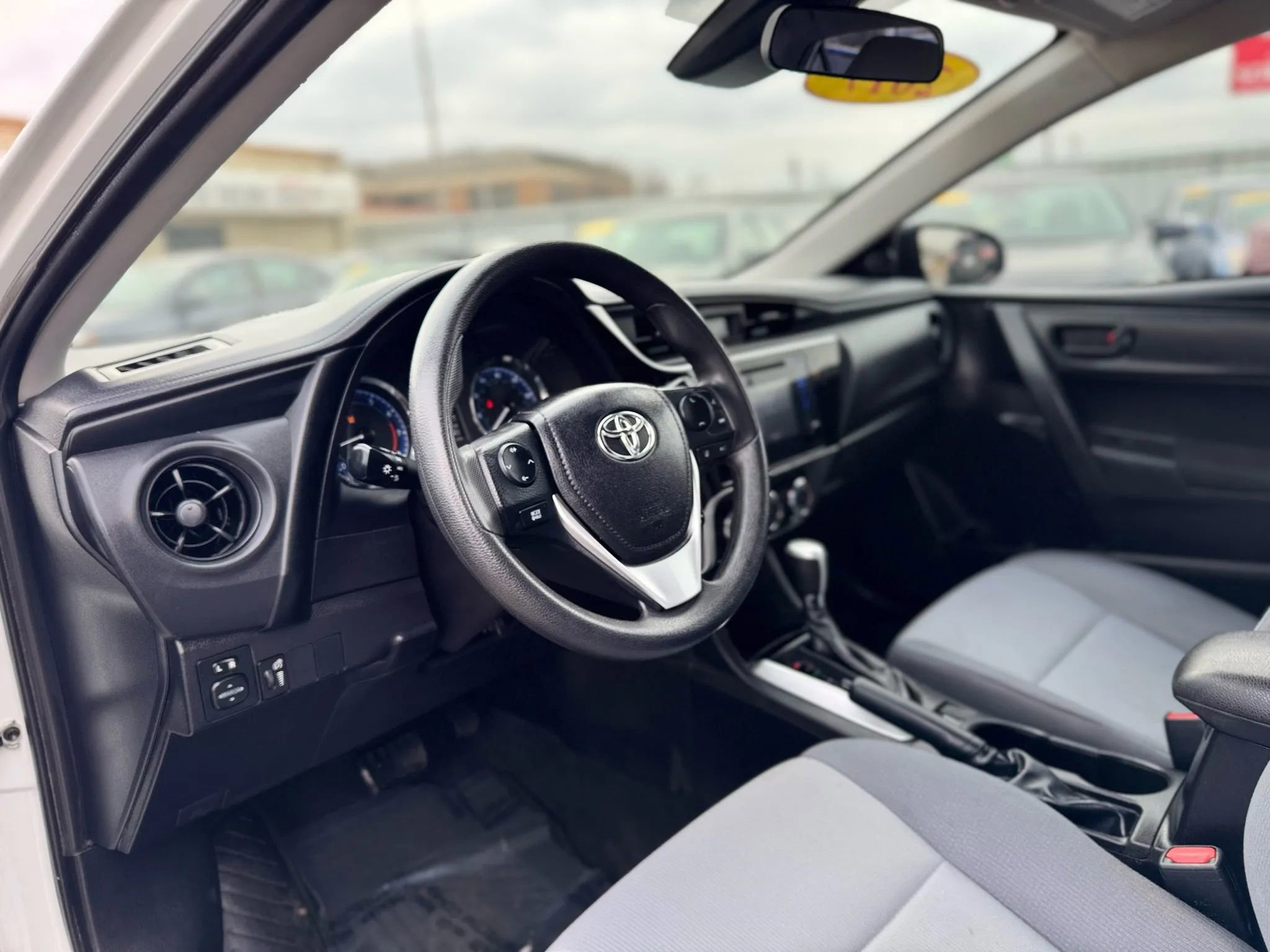 Used 2017 Toyota Corolla L FWD image 13