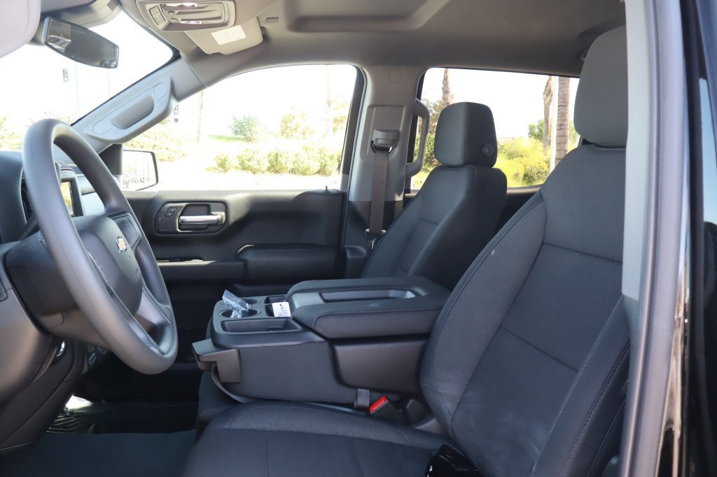 New 2026 Chevrolet Silverado 1500 Custom w/ Turbomax Blackout Package AWD/4WD image 19