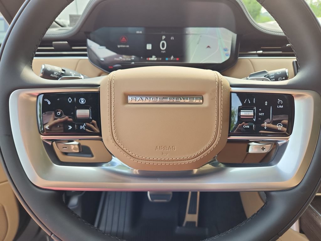 New 2026 Land Rover Range Rover Long Wheelbase SE AWD/4WD image 18