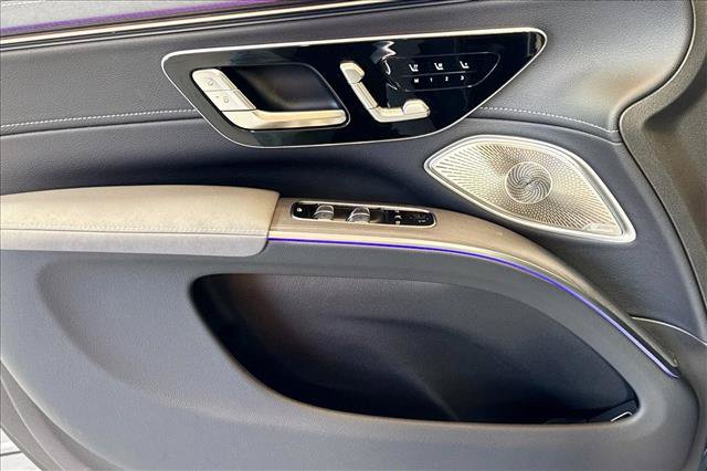 New 2026 Mercedes-Benz EQS 400 4MATIC SUV image 16