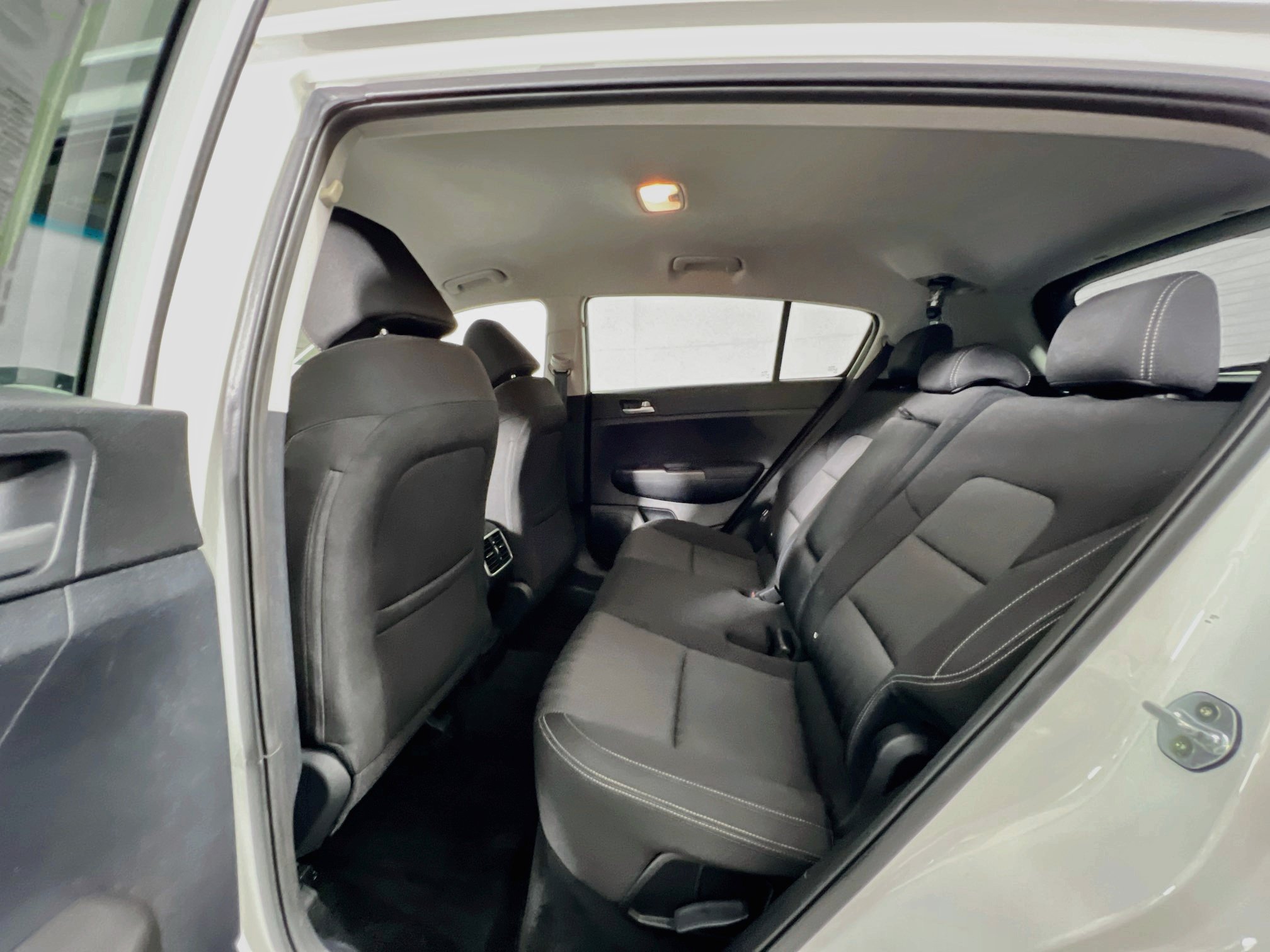 Used 2020 Kia Sportage LX FWD image 29