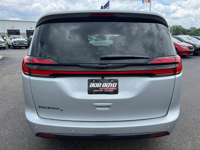 New 2026 Chrysler Pacifica Select w/ S Appearance Package FWD image 6