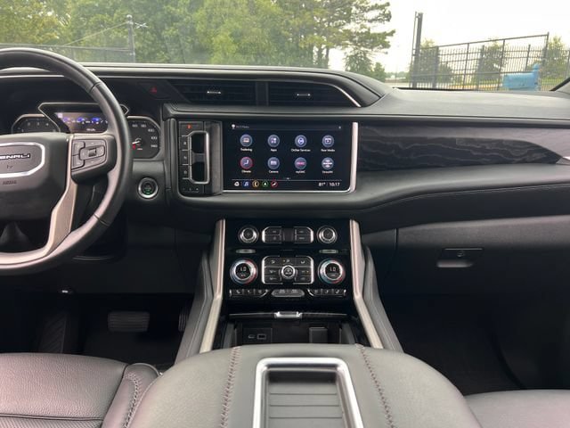 Used 2021 GMC Yukon Denali w/ Denali Premium Package RWD image 17